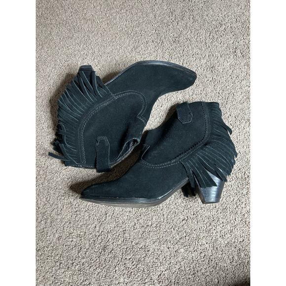 Women’s size 6.5M Guess Seline Black Leather Fringe Booties Cowgirl Heeled Boots - Picture 3 of 8